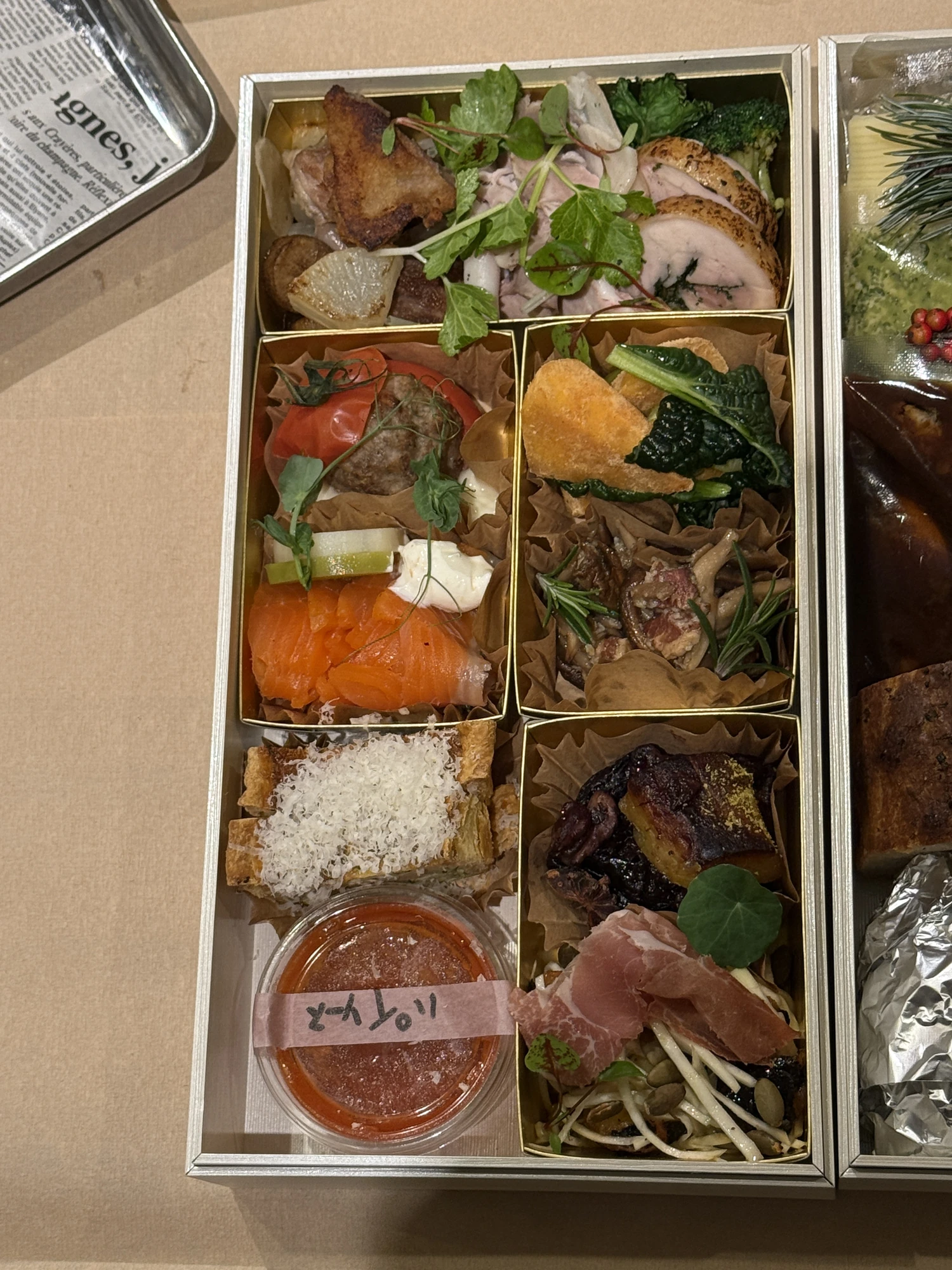 年末恒例のおせちBOX