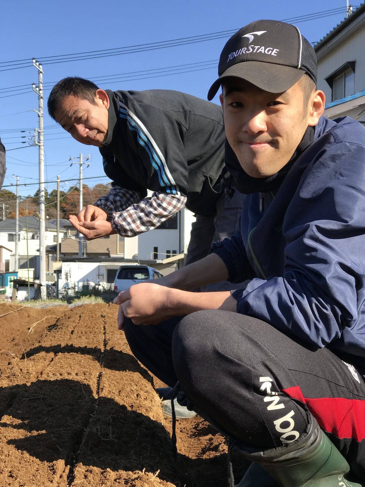 開店の年の冬。畑から始めた。